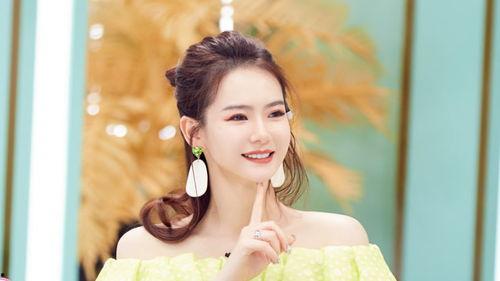 琉璃爆料戚薇视频,戚薇幕后花絮视频曝光,精彩瞬间引网友热议 第1张 琉璃爆料戚薇视频,戚薇幕后花絮视频曝光,精彩瞬间引网友热议 第1张